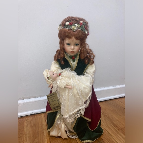 RARE Seymour Mann Series Collection SABRINA BABY Collectible Porcelain Doll - Picture 9 of 10